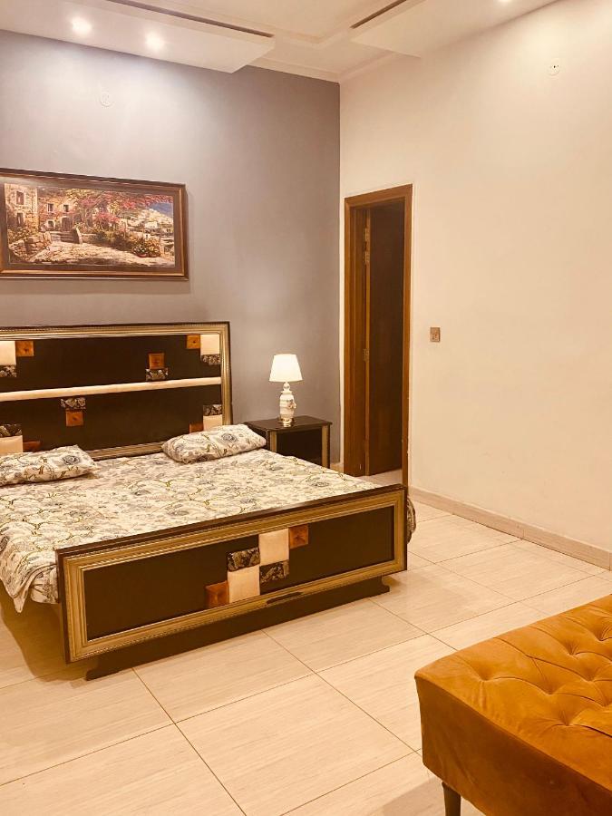 Fully Serviced Holiday Home Near Lyallpur Galleria Faisalabad Exterior photo