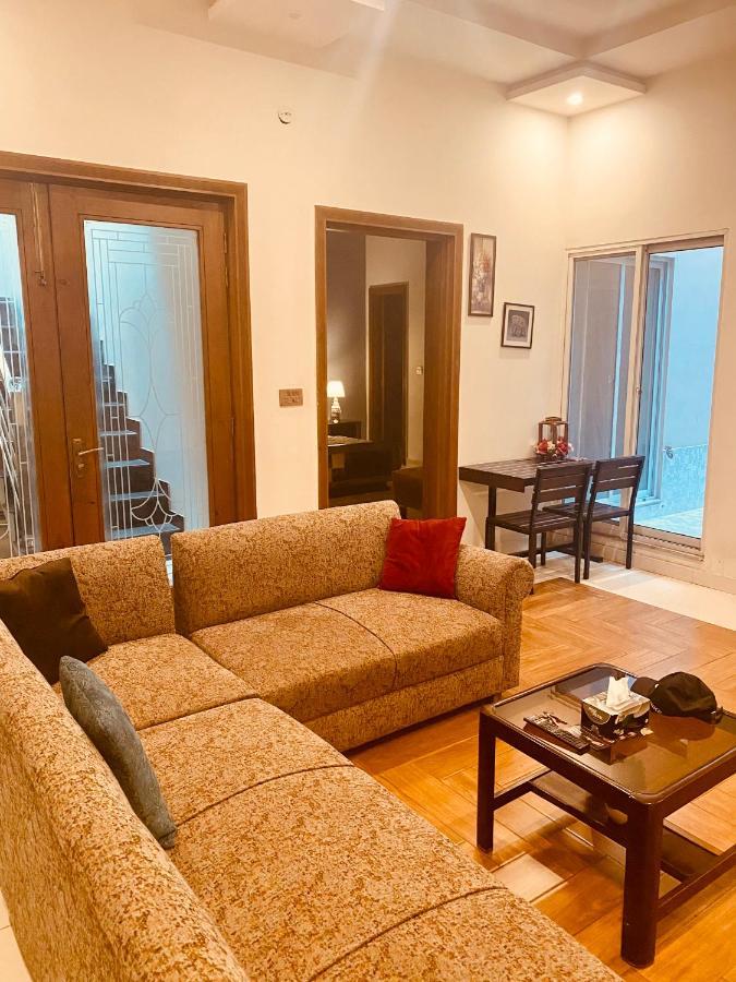 Fully Serviced Holiday Home Near Lyallpur Galleria Faisalabad Exterior photo