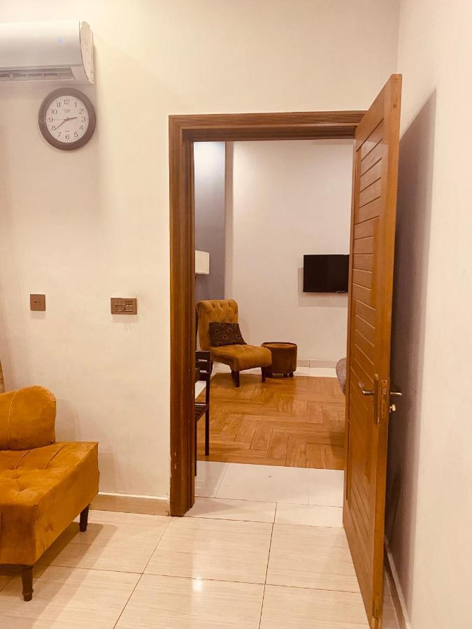 Fully Serviced Holiday Home Near Lyallpur Galleria Faisalabad Exterior photo